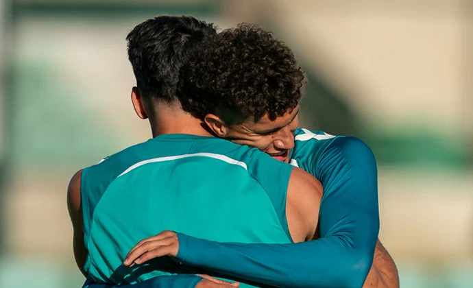 El Betis cierra la semana de trabajo con Cucho al margen