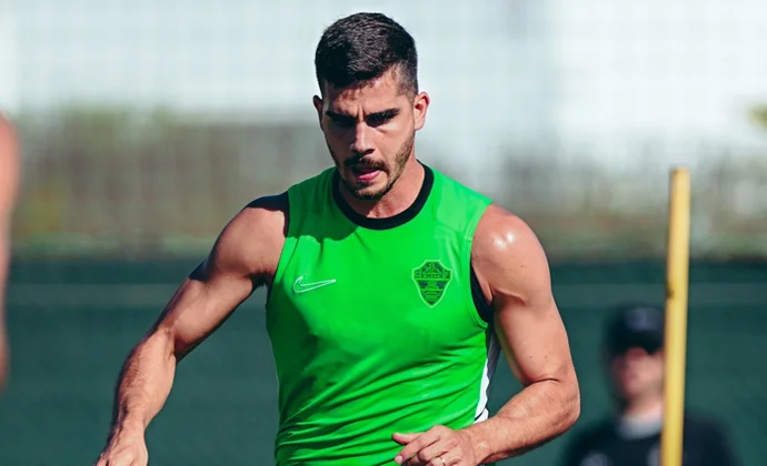 El Elche retoma los entrenamientos sin los cuatro internacionales