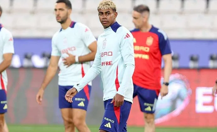 Lamine Yamal, plenamente recuperado de las molestias en la espalda