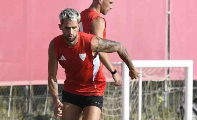 Ramón y Januzaj empiezan la semana con el alta médica en una sesión con ocho bajas