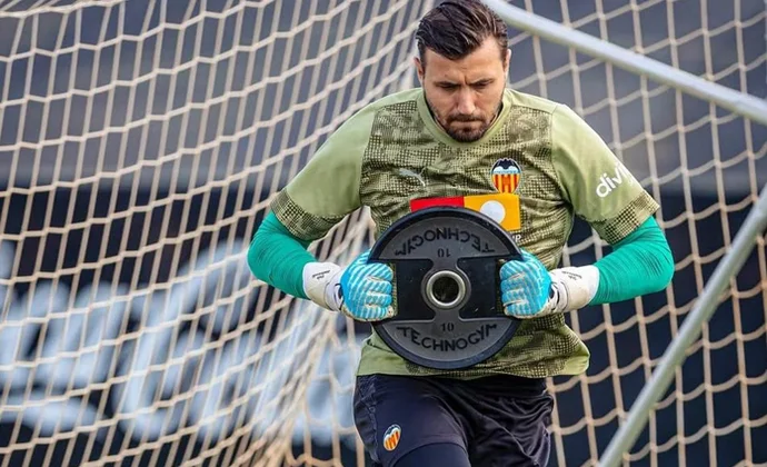 Dimitrievski está de vuelta, Almeida repite con el grupo y solo falta Diakhaby