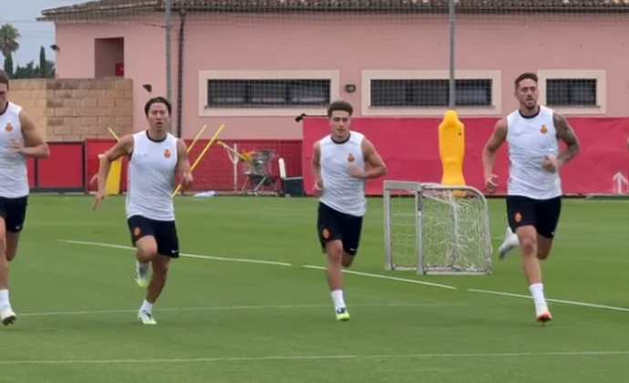 Arrasate recupera a Raíllo y a los primeros internacionales en una sesión con Llabrés al margen