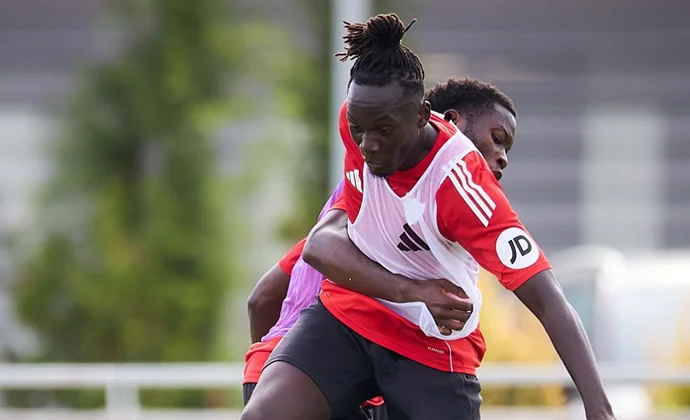 El Sevilla completa la sesión del martes sin los tres lesionados ni los internacionales