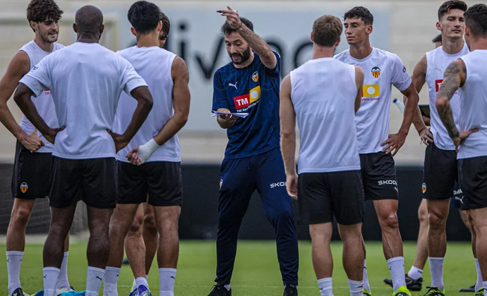 Corberán prepara una revolución para el once de Montilivi