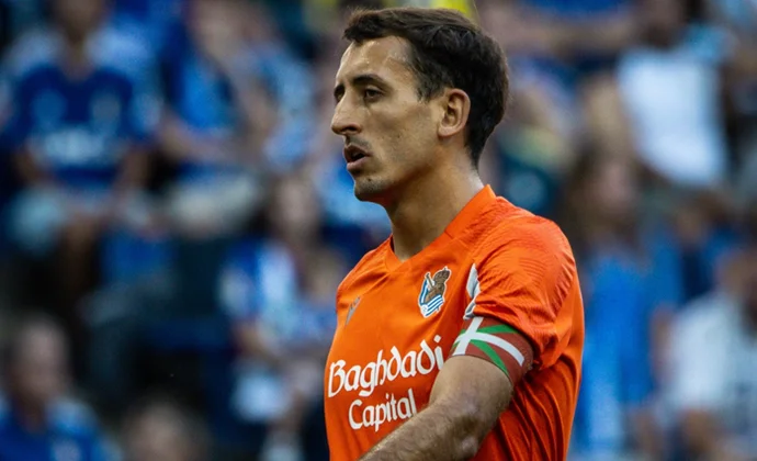 Oyarzabal apunta a delantero centro contra el Real Madrid