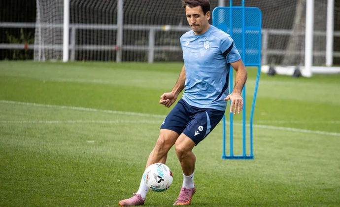 Sergio Francisco recupera a tres internacionales más