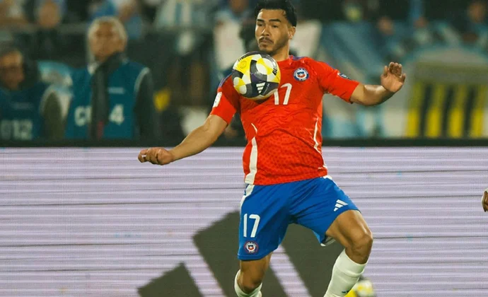 Gabriel Suazo, noventa minutos con Chile y viaje relámpago a Sevilla