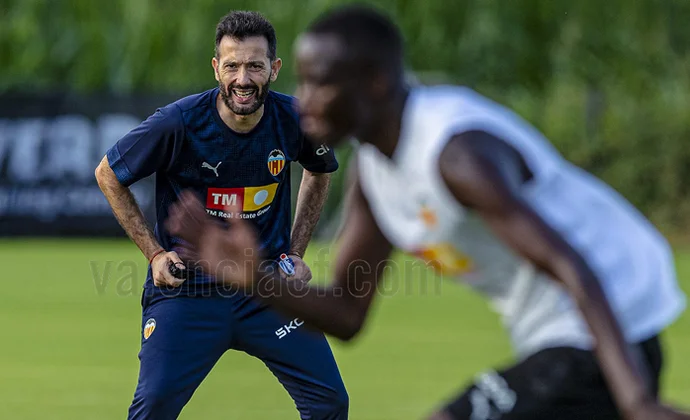 Diakhaby se incorpora al trabajo en Paterna y Corberán ya los tiene a todos