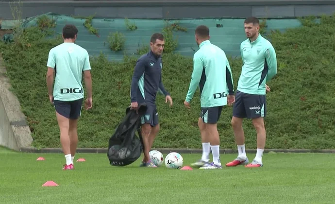 Serrano, Lekue y los internacionales se suman al grupo en Lezama