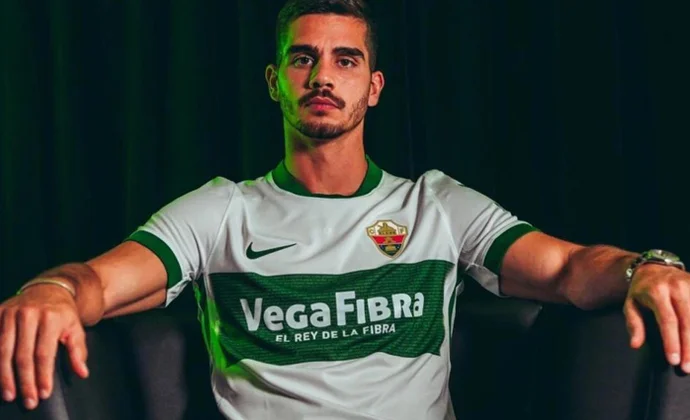 Sarabia medita activar la motivación del ex con André Silva y Rafa Mir