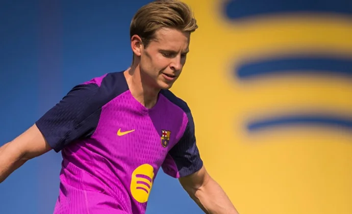 De Jong ya pisa césped y apunta al Newcastle