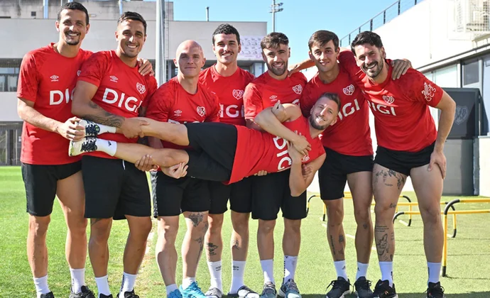 Balliu, Ratiu y Vertrouwd regresan para la preparación del Rayo Vallecano ante Osasuna