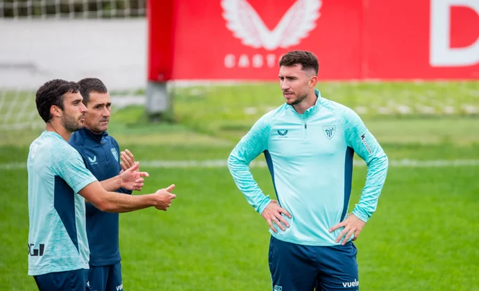 Laporte y Lekue completan la sesión con el grupo