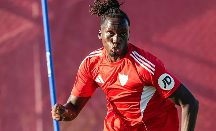 Batista Mendy genera unanimidad en la prensa sevillana