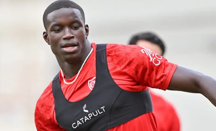 Cautela con Nobel Mendy: dos semanas más de espera