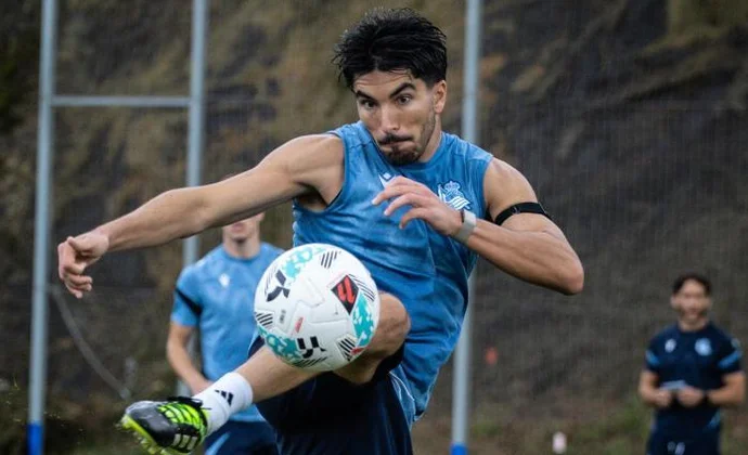 Sergio Francisco no ve a Carlos Soler titular tan pronto