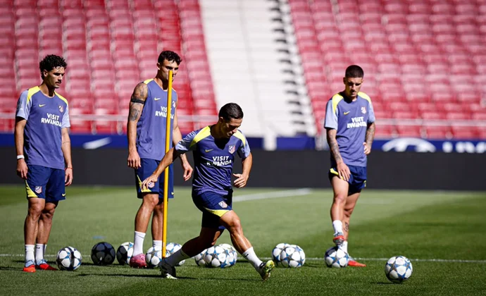 El Atlético prepara el partido de Anfield pendiente de Hancko, Alvarez, González y Le Normand