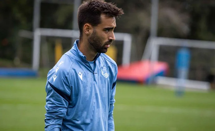 La Real Sociedad prepara una máscara para que Brais entrene la semana que viene