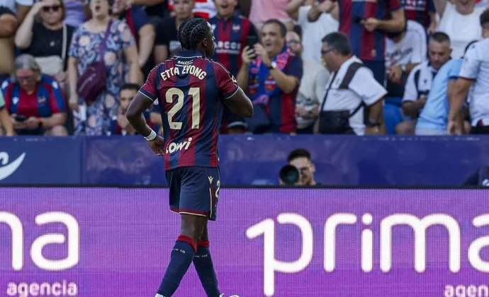 Los problemas de Etta Eyong se quedan en un susto tras sufrir calambres