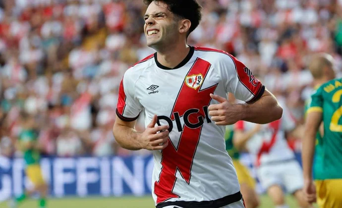 Fran Pérez se cae de la lista para el Sadar por molestias