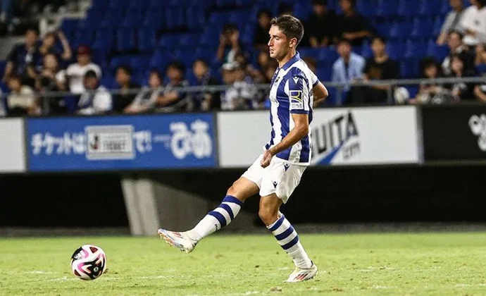 Gorrotxategi terminó el partido con molestias en el tobillo