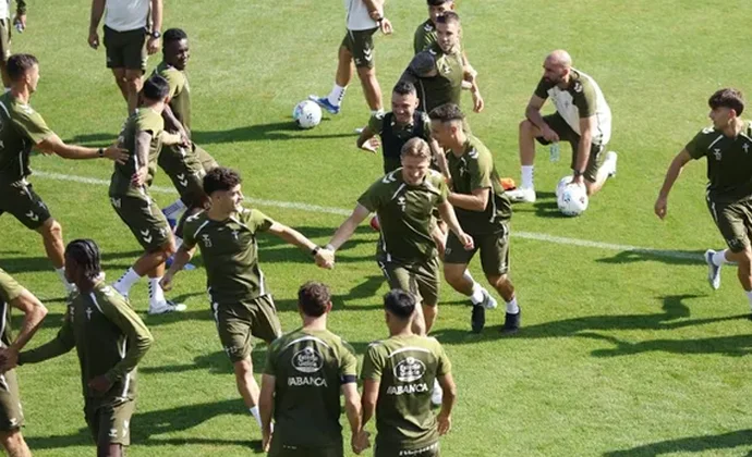 Marcos Alonso inicia su incorporación progresiva al grupo