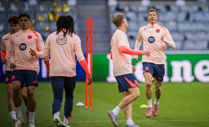 El Barcelona se ejercita en el St. James Park sin los cuatro lesionados