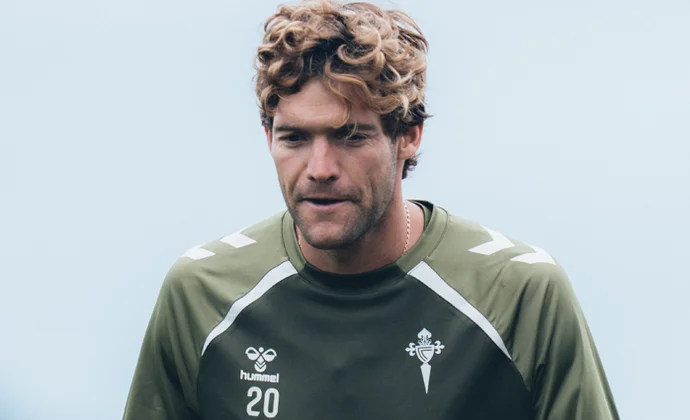 Marcos Alonso sigue trabajando parcialmente con el grupo este jueves