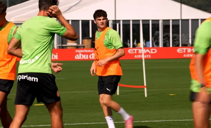 Joel Roca se reincorpora al grupo en el entrenamiento del Girona