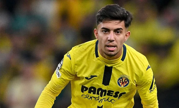 Ilias Akhomach, cambio por precaución en el descanso ante Osasuna