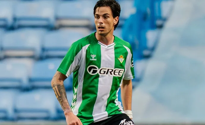 Pellegrini encuentra en Valentín Gómez un nuevo comodín