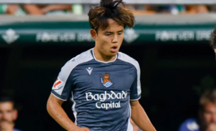 Take Kubo jugó en la Cartuja con molestias en el tobillo