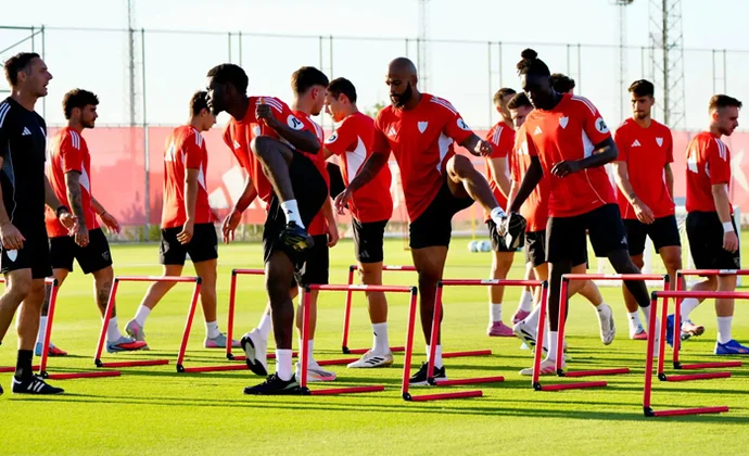 Alfon y Jordan, bajas en la vuelta al trabajo del Sevilla