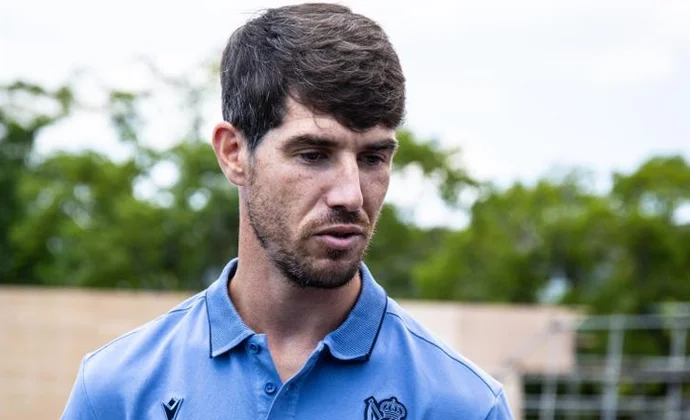 Aritz Elustondo, pendiente de pruebas por una contusión costal