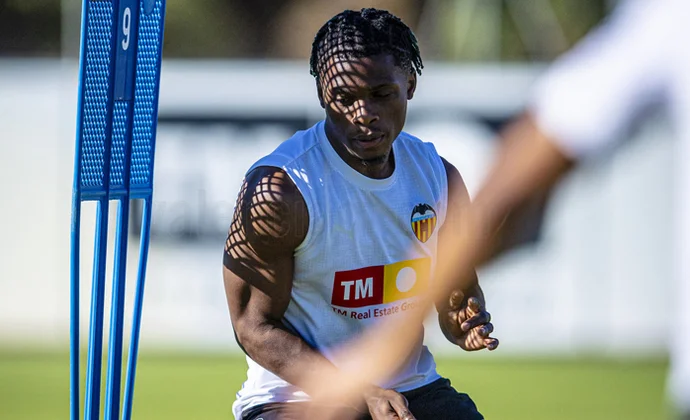 Ramazani, duda para viajar a Cornellà por un golpe en el tobillo