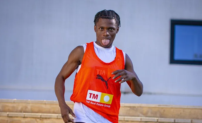 Ramazani completa la sesión y viaja Barcelona para el duelo ante el Espanyol