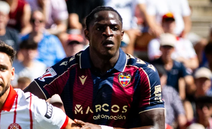 Etta Eyong entra en la órbita de Camerún con la Copa África como horizonte