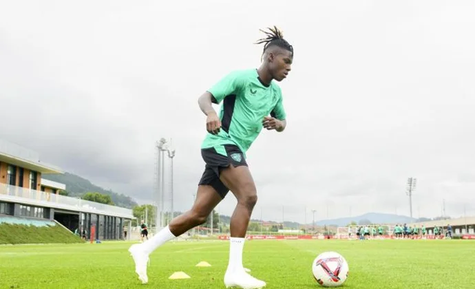 Nico Williams no forzará ante el Villarreal