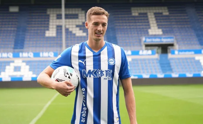 Pacheco, llamado a liderar la defensa del Alavés tras el caso malayo