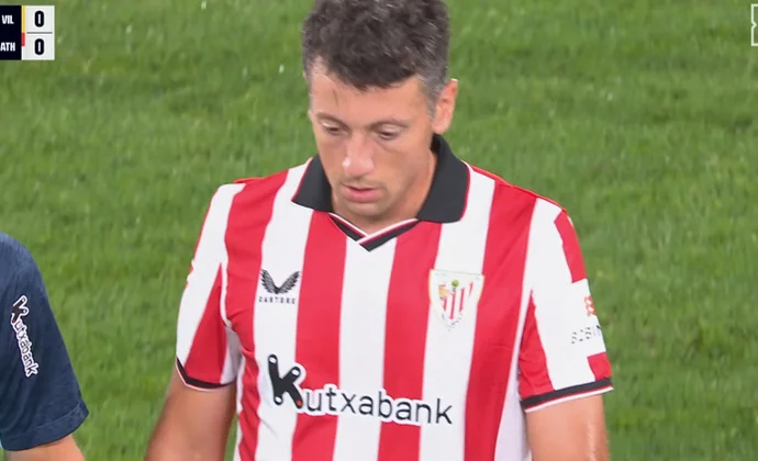 Mikel Vesga se retiró lesionado del partido en La Cerámica