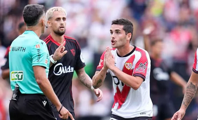 Camello se expone a una sanción de dos partidos por menospreciar al árbitro