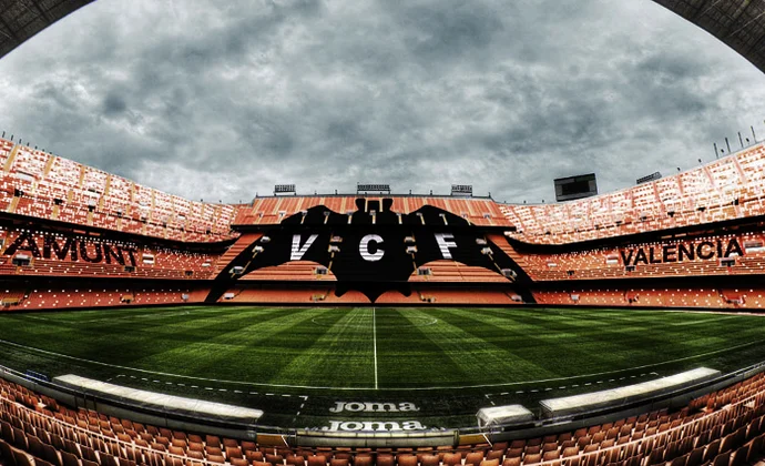 El Valencia - Real Oviedo, pendiente de la meteorología