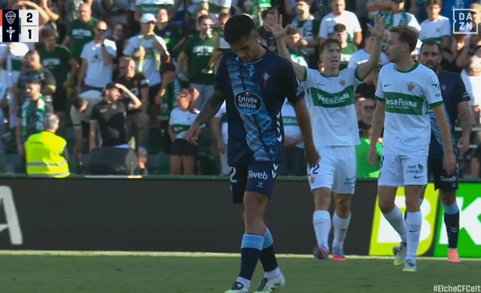 Hugo Sotelo juega cojeando los últimos minutos del partido contra el Elche