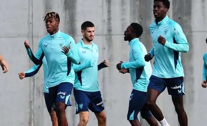 Nico Williams vuelve al grupo y Berenguer continúa al margen