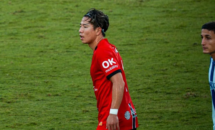 Takuma Asano sufre una lesión muscular: parte médico oficial