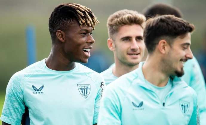 Nico Williams entrena con el grupo, pero no recibe el alta a tiempo