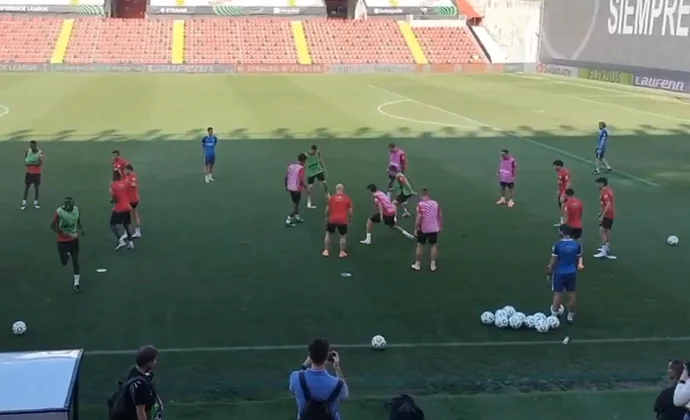 De Frutos y Nteka se ejercitan con el grupo. Luiz Felipe, Mumin y Cárdenas, bajas