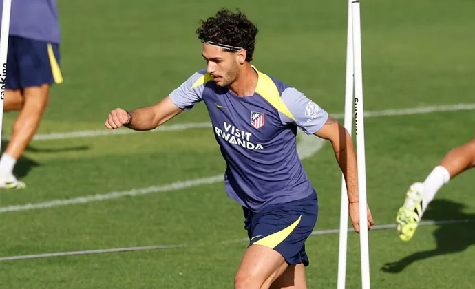 Johnny Cardoso ya toca balón y apunta a volver tras el parón