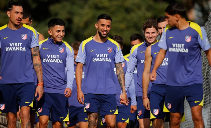 Simeone recupera a Llorente y ensaya once con Griezmann