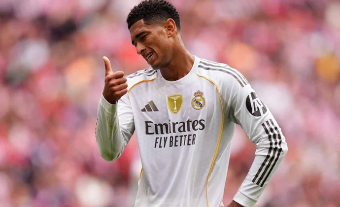 Bellingham no llega al cien por cien a la cita y Xabi decidirá en el segundo tiempo si le da minutos